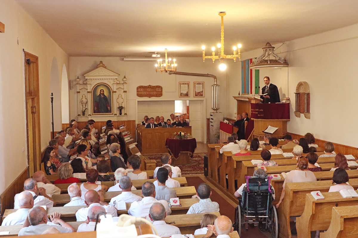 Hálát adtak a negyven évért Hálát adtak a negyven évért